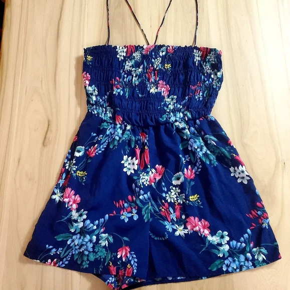 Sienna Sky Romper, Size Large, flowy lightweight spaghetti strap onesie - Picture 1 of 4